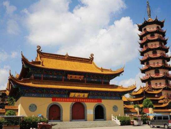 寺廟拜佛可以化解倒霉并且轉(zhuǎn)運嗎?到寺廟燒香拜佛有些什么忌諱