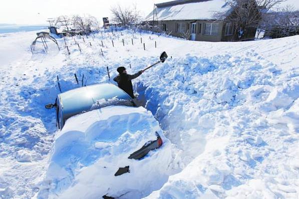 車上積雪不管的話會化掉嗎?車上的雪能讓洗車的洗嗎