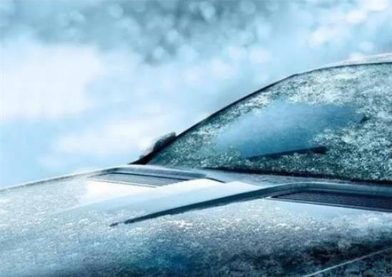 車上積雪不管的話會化掉嗎?車上的雪能讓洗車的洗嗎