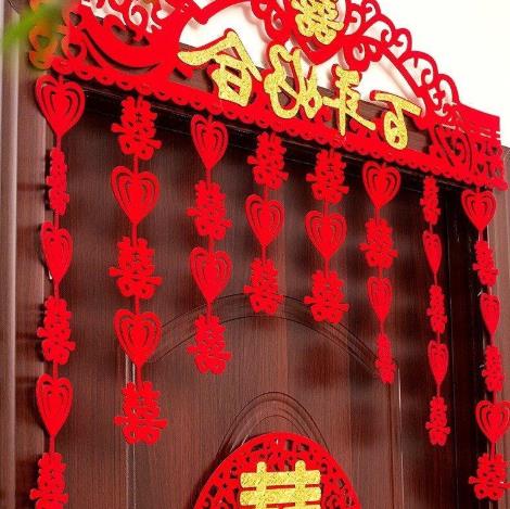 結婚男方掛門簾還是女方掛門簾?結婚掛門簾的喜話怎么說