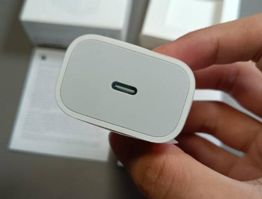 蘋果充電器5w和20w有什么區別?蘋果充電器原裝和非原裝什么區別