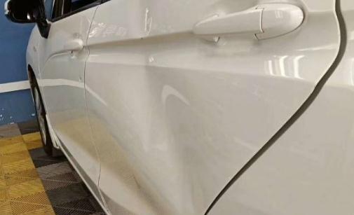 車門凹陷沒掉漆有必要修嗎 車門凹陷如何自己修復