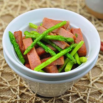 數款營養午餐的做法:午餐肉鮮蘆筍