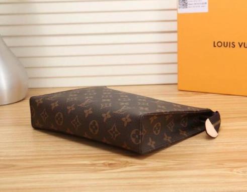 lv洗漱包為什么那么火?lv洗漱包19還是26好?