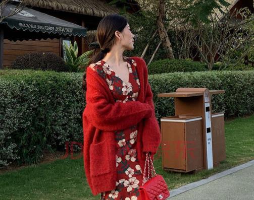 本命年紅色穿里面還是外面?本命年要?jiǎng)e人送的紅色才可以嗎