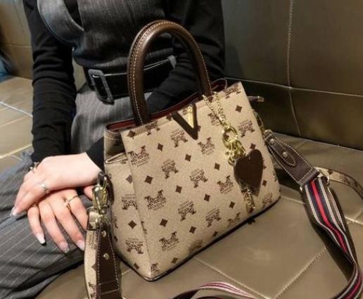 lv包可以去專柜清洗嗎?lv官網買的包可以去專柜換嗎