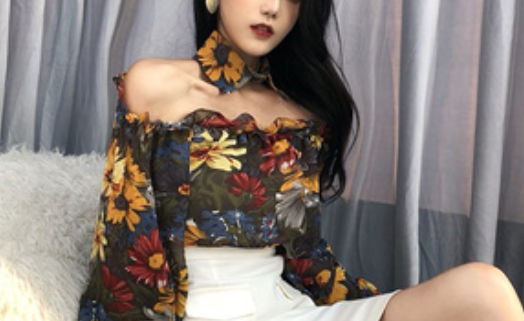 又到露肉季節,怎么穿搭可以遮住粗胳膊變成一個小仙女?