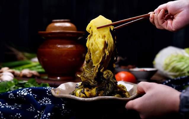 光腳土坑酸菜對方便面行業影響有多大 插旗的土坑酸菜是怎么研制的