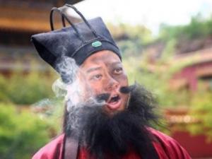 裝逼/裝比/裝b什么意思？裝B遭雷劈 裝純遭人輪