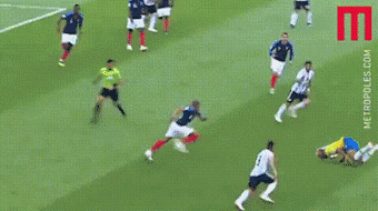 內馬爾滾(Neymar Rolling)是什么意思?眾名宿皆痛批其假摔 遭球迷惡搞
