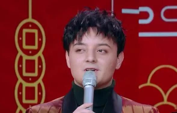禿然長大是什么意思?童星阿爾法19歲謝頂21歲植發成功分享經歷