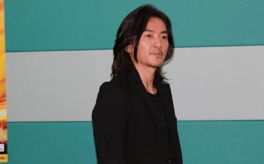 鄭伊健個(gè)人資料簡(jiǎn)介 鄭伊健圖片 鄭伊健演過(guò)的電視劇