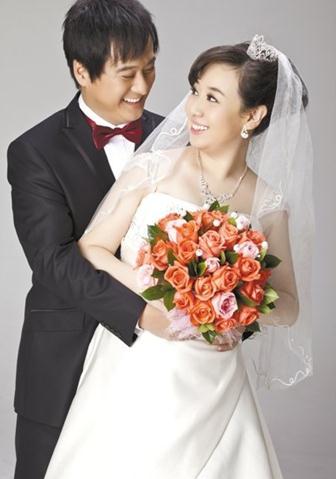 關(guān)凌老公姬云飛個(gè)人資料照片,姬云飛年齡,姬云飛比關(guān)凌大幾歲