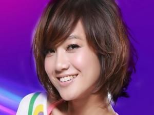 朱丹個(gè)人資料圖片，如歌女人獻(xiàn)唱《女人如歌》