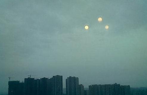 江蘇上海天空3個(gè)太陽(yáng),南京晴天倒掛微笑彩虹,專家稱不是末日是幻日