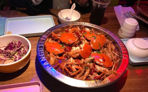胖哥倆肉蟹煲死蟹當活蟹賣怎么回事 胖哥倆為什么會出名