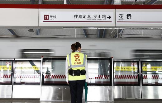 西安地鐵保安女子原視頻不打碼 西安地鐵保安女子事件經過