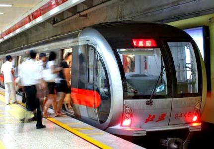 上班族如何安全乘地鐵？夏季坐車要掌握哪些要領(lǐng)
