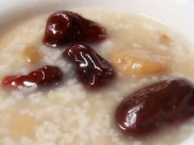 秋季養生喝什么粥最好？紅棗栗子粥
