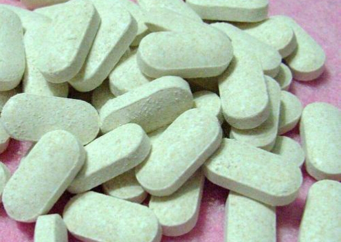 鈣片不能和什么一起吃？鈣片吃多了會怎么樣？