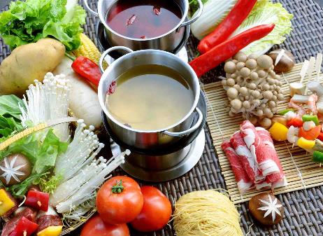 吃火鍋最好先涮什么？吃火鍋先涮肉好還是先涮菜好