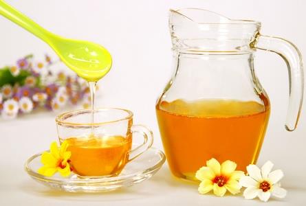 喝蜂蜜水有什么好處和壞處？食用蜂蜜有哪些禁忌