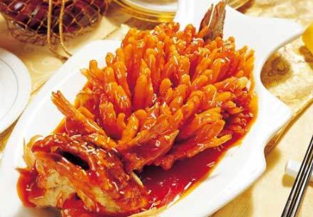 中餐菜肴的烹飪中，醬油是不可或缺的調(diào)味品。