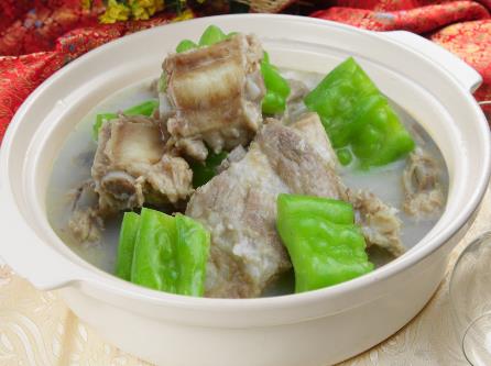 夏天吃什么菜降火？苦瓜燉排骨的做法