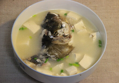 魚頭豆腐湯的做法-魚頭豆腐湯怎么做？