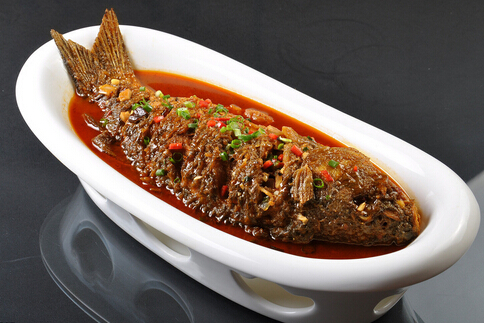 鯉魚(yú)怎么做好吃？鯉魚(yú)的做法