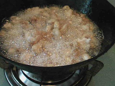 豬油怎么熬制？怎樣熬制出香白的豬油