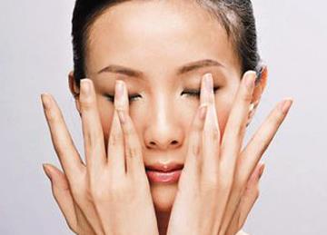 眼屎多是怎么回事？5類異常分泌物導(dǎo)致眼屎多