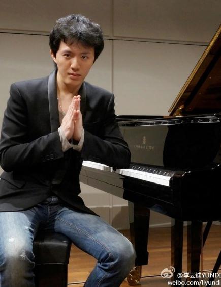 網曝李云迪結新歡深夜同回公寓，李云迪緋聞不斷被指深不可測