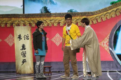 謝娜陳赫小品《情感大師》大打溫情牌，坡姐搭檔曾小賢笑果驚人