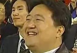 春晚笑臉哥是誰？央視春晚最牛釘子戶觀眾“笑臉哥”冉少平個人資料