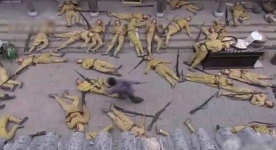 史中鵬網(wǎng)絡(luò)走紅，群眾演員扮日本兵一天“死”八次，想演八路軍