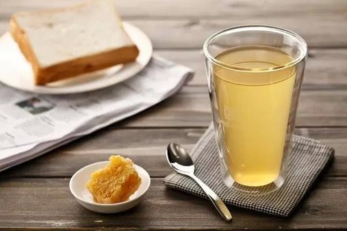 什么時間喝蜂蜜水最好？蜂蜜水早上喝還是晚上喝