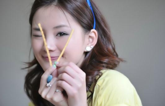 如何讓直發馬尾顯得彈性自然？