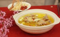 喝雞湯能夠幫助治療感冒！