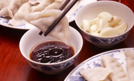 食醋有什么功效？食醋可減少結(jié)石的發(fā)生率