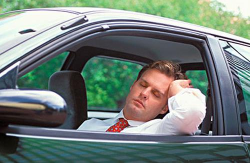 有車族如何預防長時間開車犯困