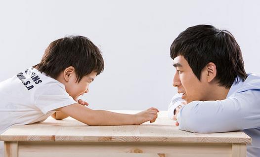 孩子的成長離不開父愛