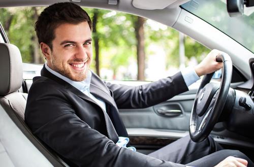 男人開車總喜歡這樣 當心壞習慣要了你的命