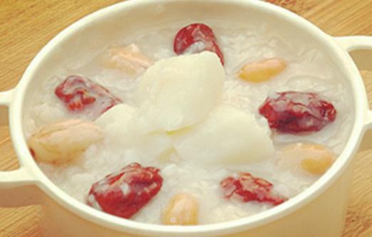 女性氣血不足影響容貌 吃什么補(bǔ)氣血好？