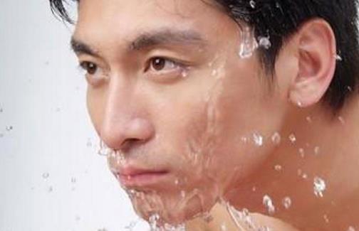 型男要知道的四個(gè)護(hù)膚問(wèn)題