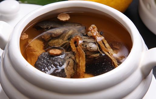 常喝5款養(yǎng)顏湯 紅潤(rùn)臉色喝出來(lái)