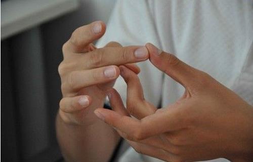老人多做手指運動防癡呆