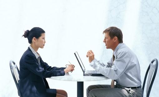 女人請(qǐng)男人吃飯?jiān)趺椿厥拢柯殘?chǎng)男女情要分清