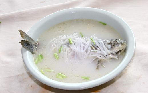 產后喝鯽魚湯最營養