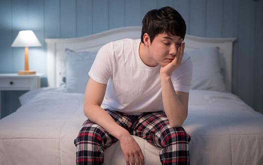 失眠睡不著怎么辦？專家：那就試試六字訣，六個字簡單易